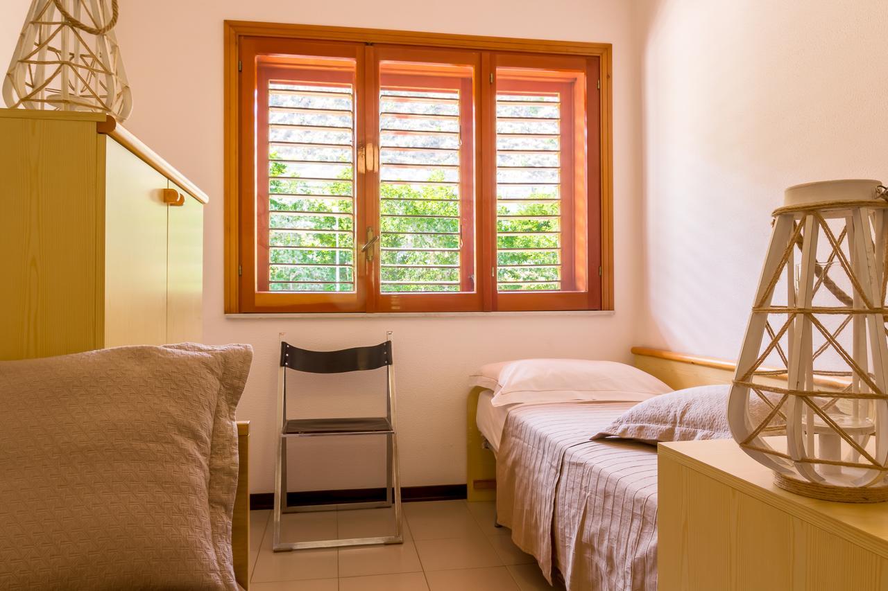 Blue Wood Apartment Letojanni Bagian luar foto